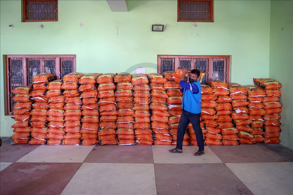 Türkiye'den uzanan yardım eli Nepal'deki ihtiyaç sahiplerine ulaştı