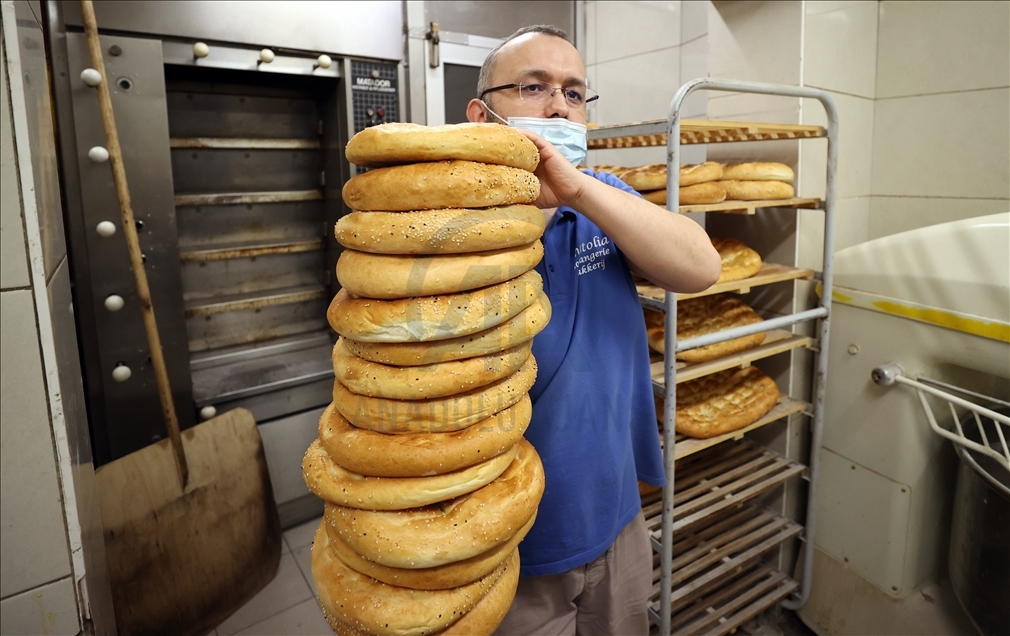 Bruksel, furrtari turk vazhdon traditën osmane "bukë në shportë"