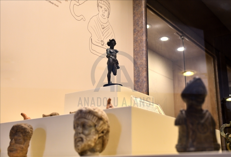 Mitolojide tanrıların habercisi Hermes'in 2 bin 300 yıllık heykelciği Çorum Müzesi'nde sergileniyor