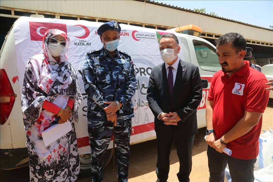 Турецкий Полумесяц оказал помощь 150 малообеспеченным семьям в Судане