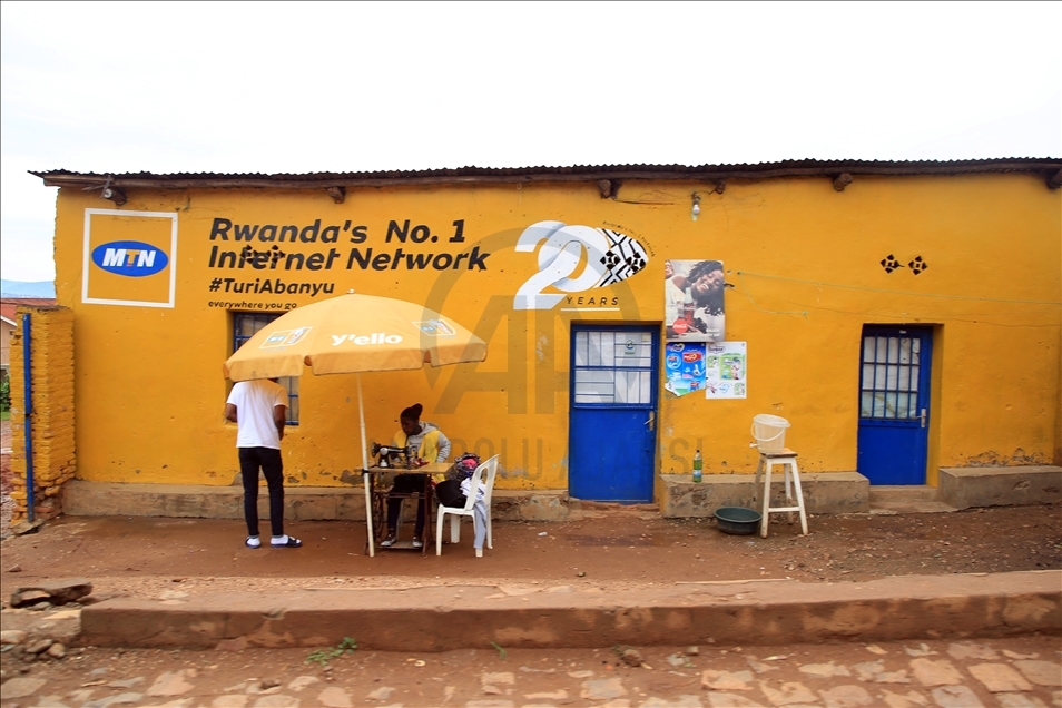 Ruanda'nın başkenti Kigali'de günlük yaşam