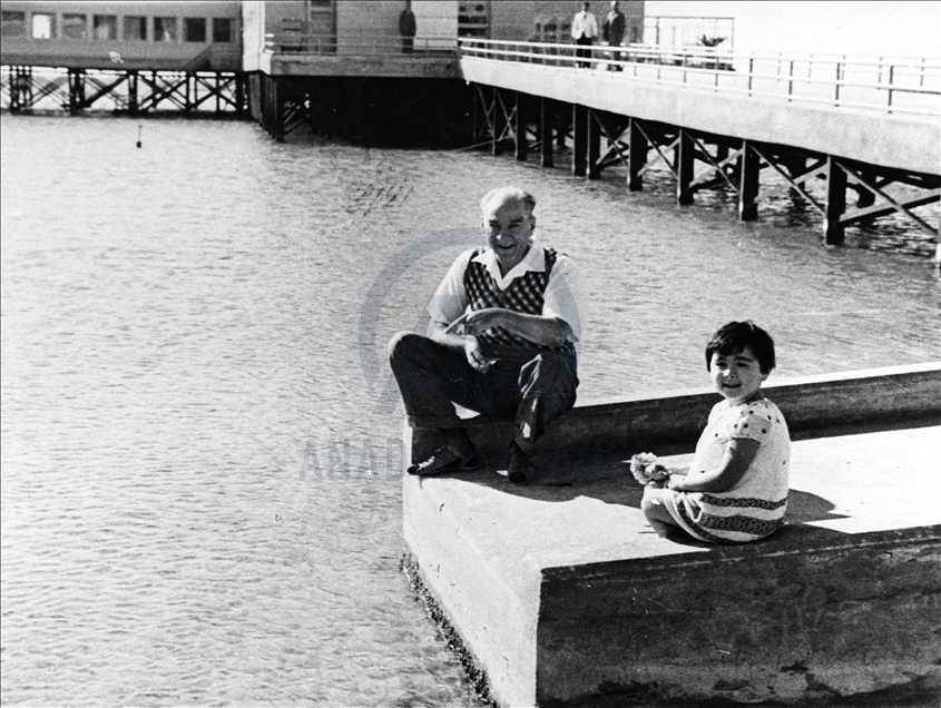 Mustafa Kemal Ataturk with children 
