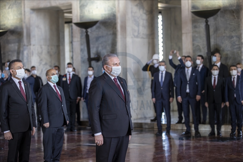 TBMM Başkanı Mustafa Şentop, Anıtkabir'i ziyaret etti