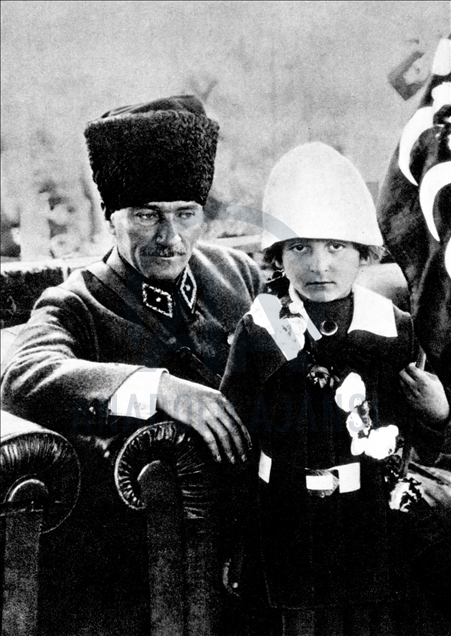 Mustafa Kemal Ataturk with children 