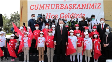Cumhurbaşkanı Erdoğan, Türk Bayrağı göndere çekme törenine katıldı