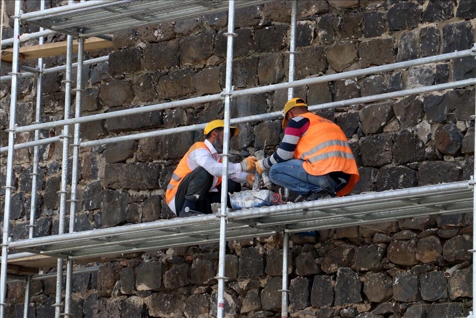 Diyarbakır'ın tarihi "Küpeli Kapısı" 6 yıl sonra restorasyonla geçişlere açıldı