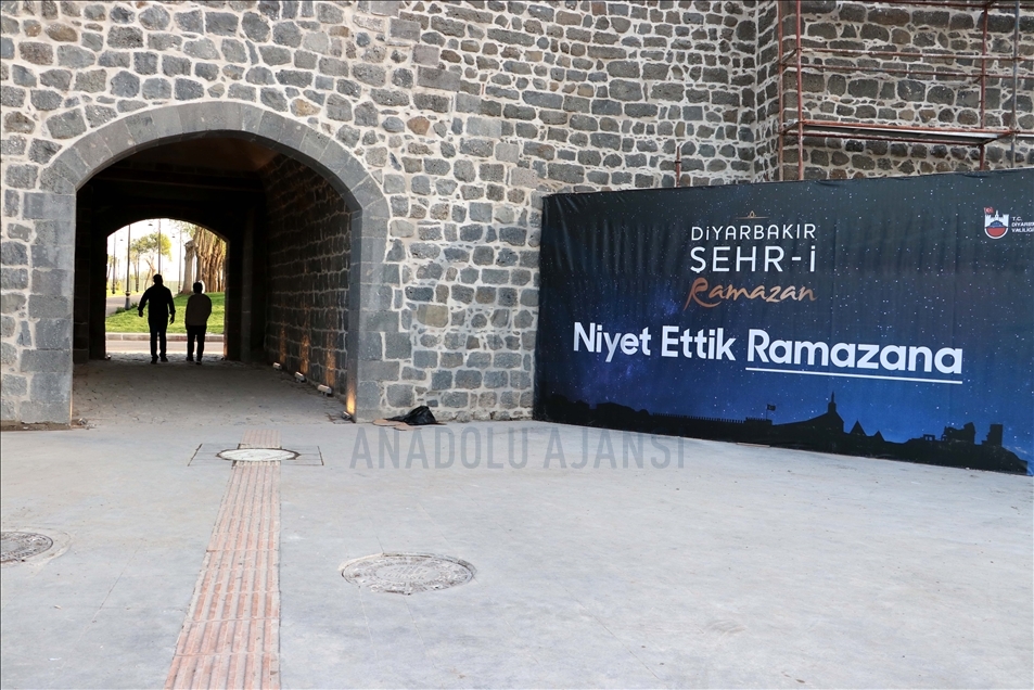 Diyarbakır'ın tarihi "Küpeli Kapısı" 6 yıl sonra restorasyonla geçişlere açıldı