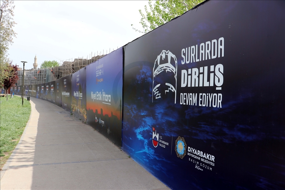 Diyarbakır'ın tarihi "Küpeli Kapısı" 6 yıl sonra restorasyonla geçişlere açıldı