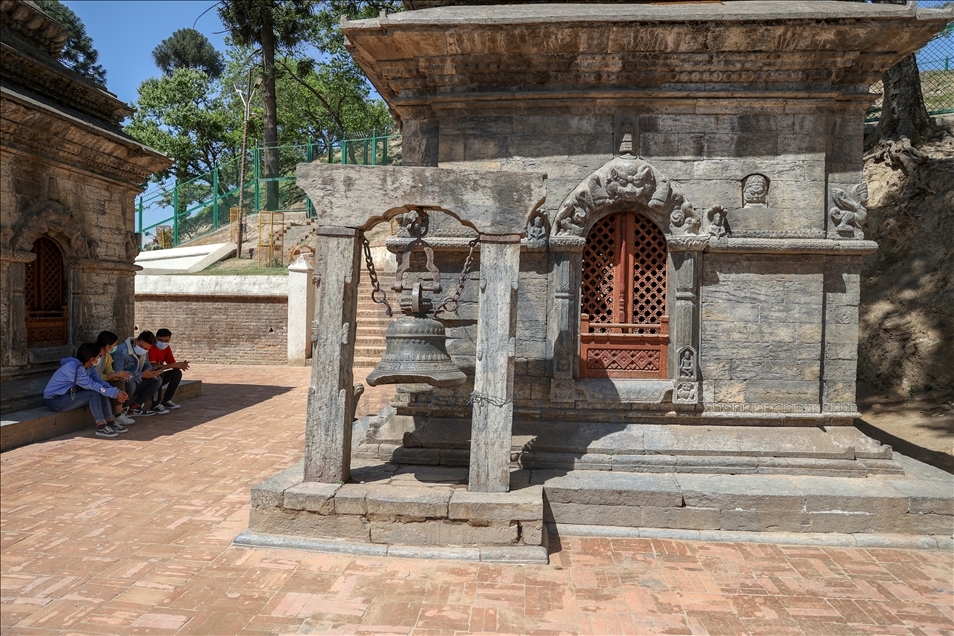 Nepal'de ölü yakma töreni