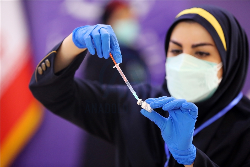 إيران تعلن إنتاج لقاح محلي مضاد لكورونا