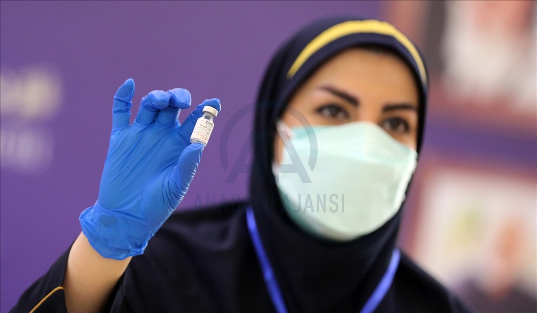 إيران تعلن إنتاج لقاح محلي مضاد لكورونا