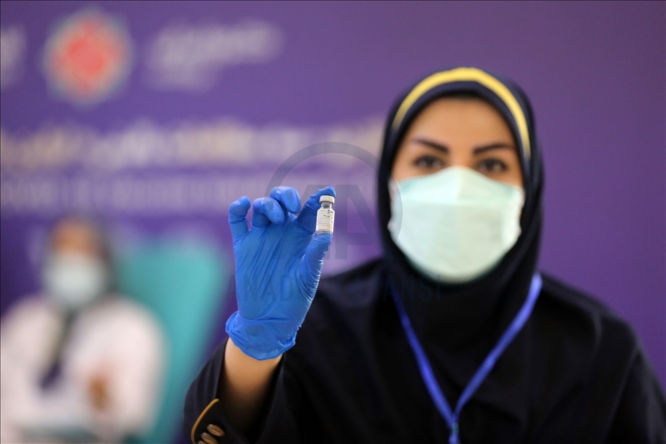 إيران تعلن إنتاج لقاح محلي مضاد لكورونا