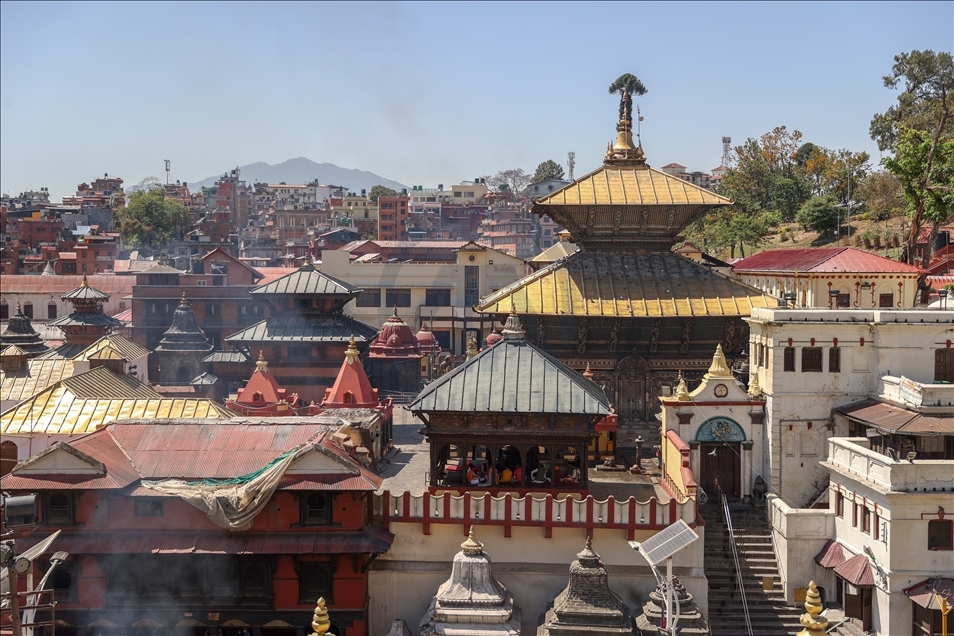 Nepal'de ölü yakma töreni