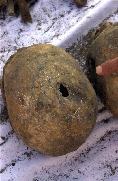 Tokom iskopavanja 15. juna 2010. godine pronađeni su posmrtni o