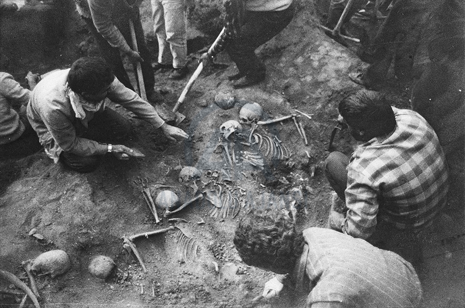 Tokom iskopavanja 28. februara 1986. godine pronađeni su posmrt