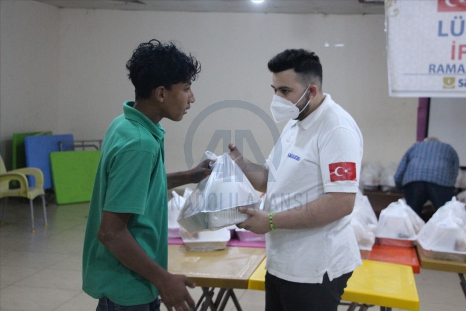 جمعية تركية تقدم مساعدات رمضانية لعائلات في لبنان