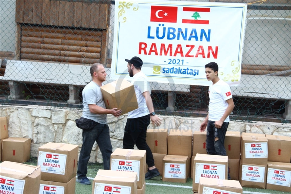 جمعية تركية تقدم مساعدات رمضانية لعائلات في لبنان