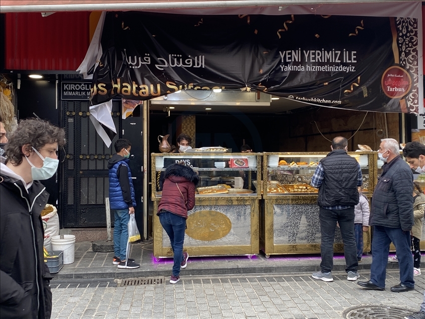 Les Arabes et les Turcs partagent les coutumes et les traditions musulmanes du Ramadan
