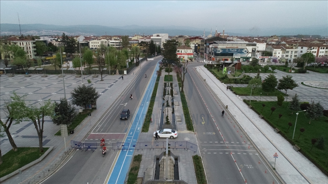 Doğu Marmara ve Batı Karadeniz'de "tam kapanma"nın başlamasıyla sokaklar boşaldı
