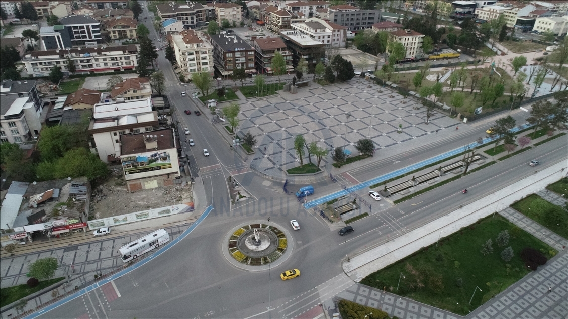 Doğu Marmara ve Batı Karadeniz'de "tam kapanma"nın başlamasıyla sokaklar boşaldı