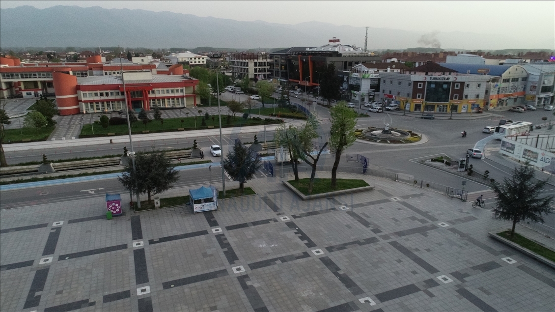 Doğu Marmara ve Batı Karadeniz'de "tam kapanma"nın başlamasıyla sokaklar boşaldı