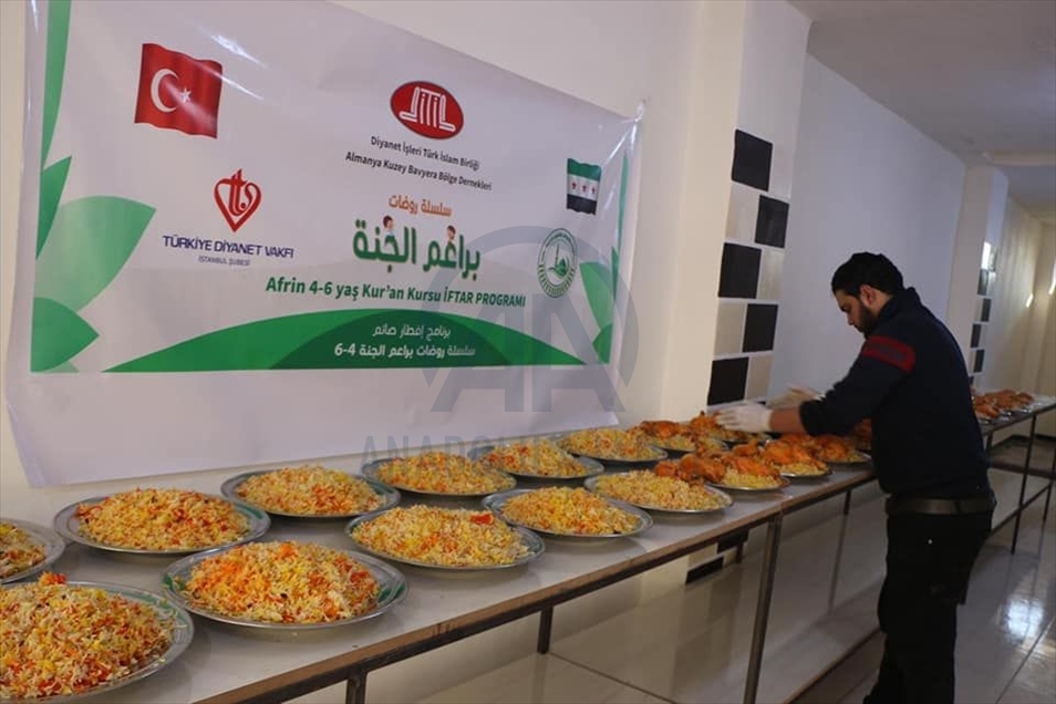 عفرين.. "ديتيب" التركية تقدم وجبات إفطار لـ 200 سوري يومياً