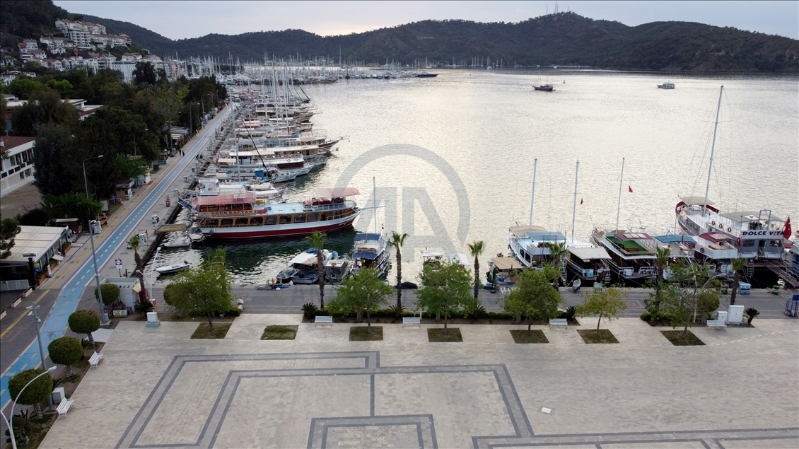 Antalya, Muğla, Burdur ve Isparta "tam kapanma"nın ardından sessizliğe büründü