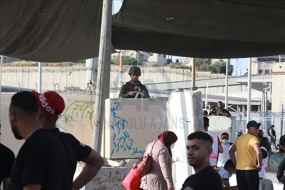 اسرائیل از ورود هزاران فلسطینی به قدس اشغالی ممانعت کرد 