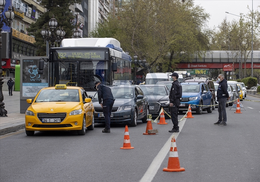 Ankara, Turska - 30. april 2021: Širom Turske od sinoć je na