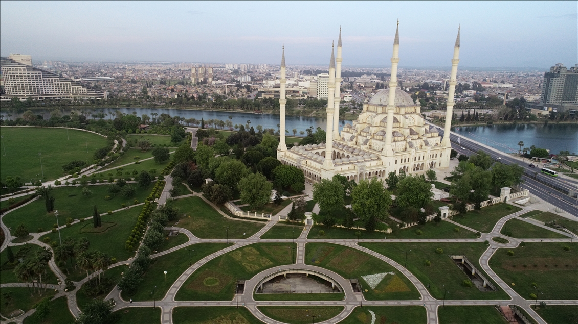 Adana "tam kapanma"nın ardından sessizliğe büründü