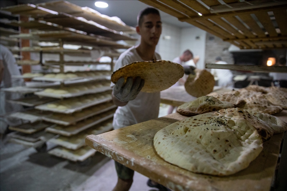 Bosna Hersek'te iftar sofralarının vazgeçilmezi bu ramazanda da somun oldu