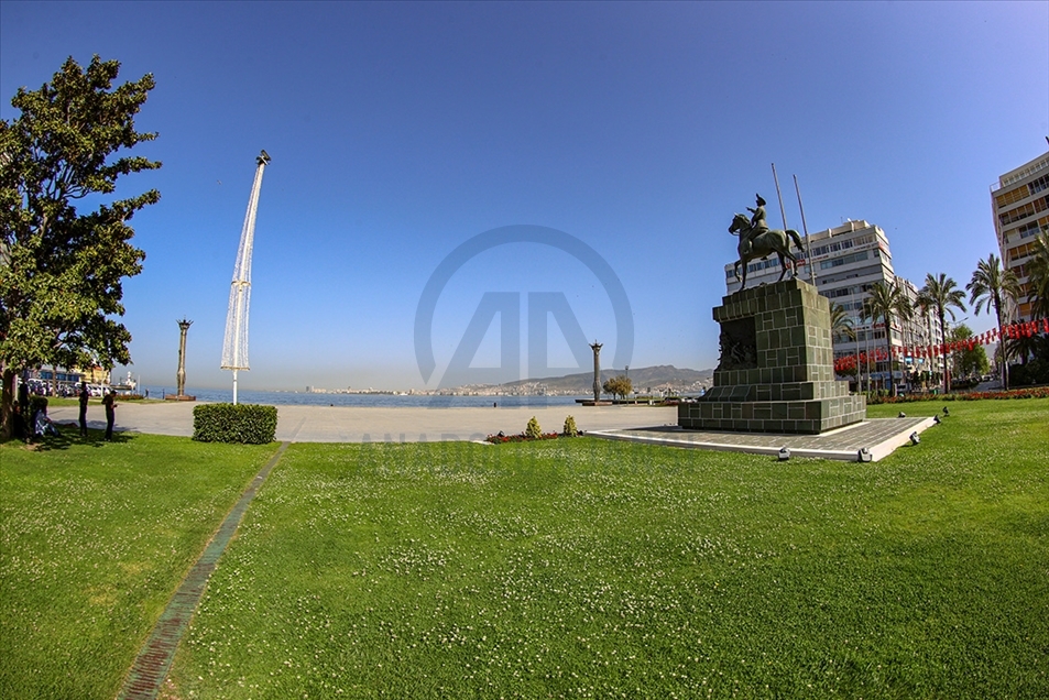Izmir, Turska - 30. april 2021: Širom Turske od sinoć je na