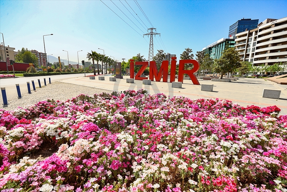 Izmir, Turska - 30. april 2021: Širom Turske od sinoć je na