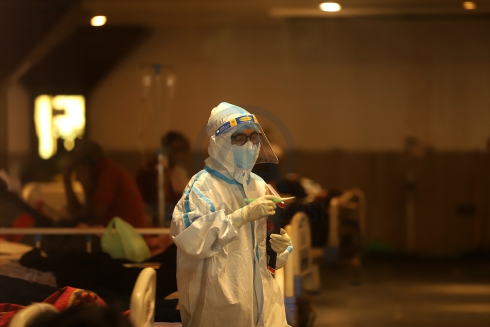 Exceso de confianza y la violación de los protocolos descarrilaron la lucha contra la COVID-19 en la India
