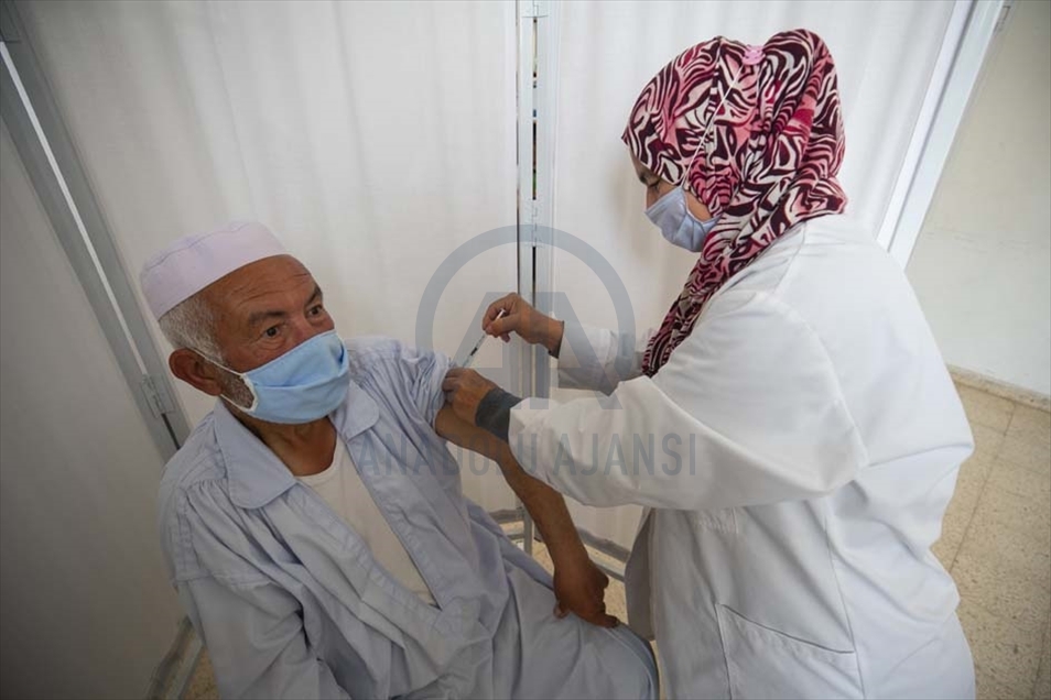 هو يوم كغيره من أيام مواجهة جائحة ك