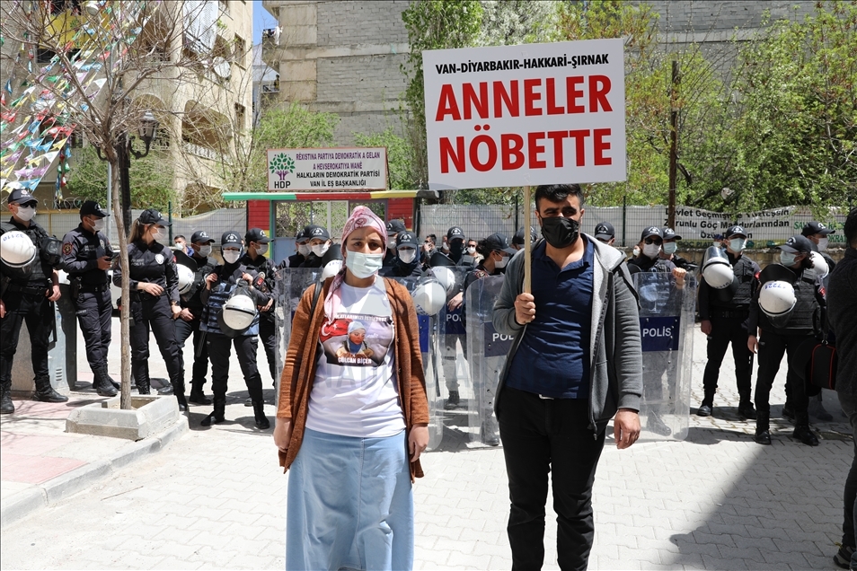 Malbateke din a ku keça wê revandine çiyê ji HDP û PKKyê ra îsyan kir