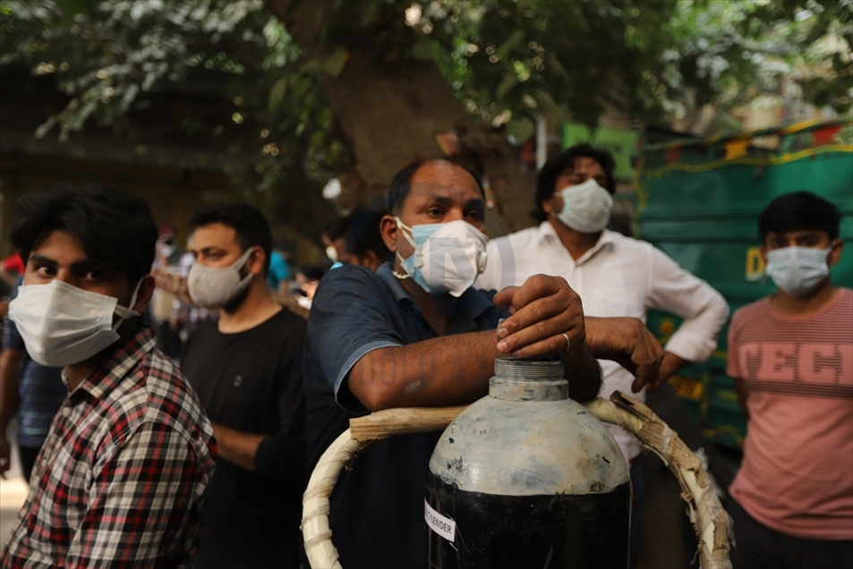 Exceso de confianza y la violación de los protocolos descarrilaron la lucha contra la COVID-19 en la India