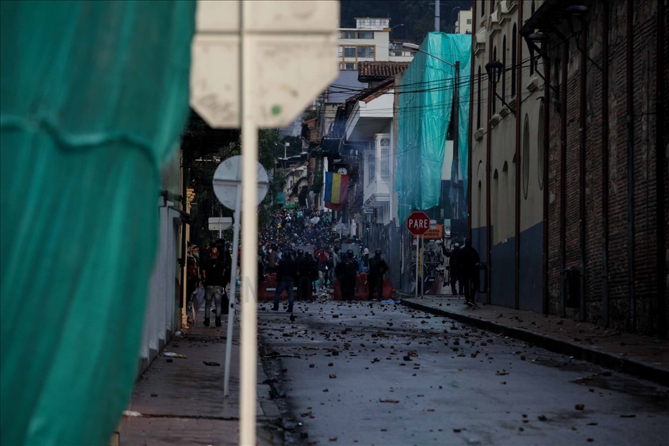 Fuertes enfrentamientos durante protestas en el Día Internacional de los Trabajadores en Colombia