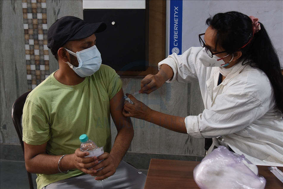Hindistan'da Kovid-19 vaka sayısı 20 milyona yaklaştı