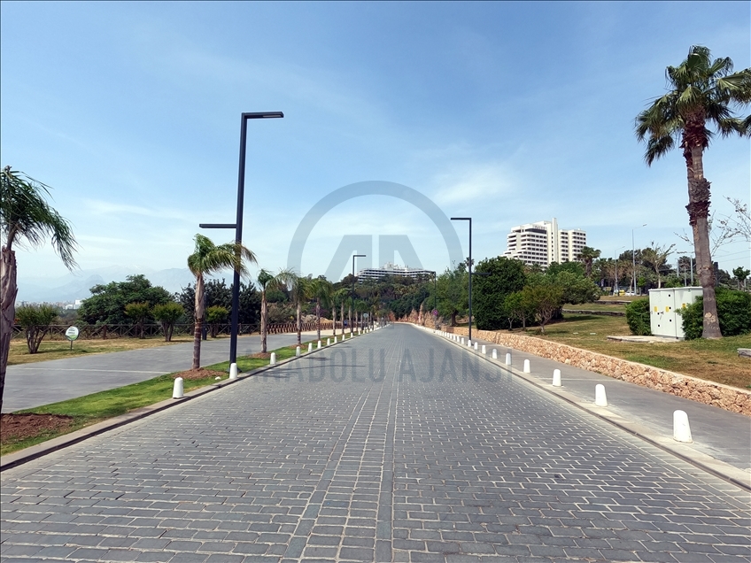 Turizm merkezleri Antalya ve Muğla'da "tam kapanma" sessizliği yaşanıyor