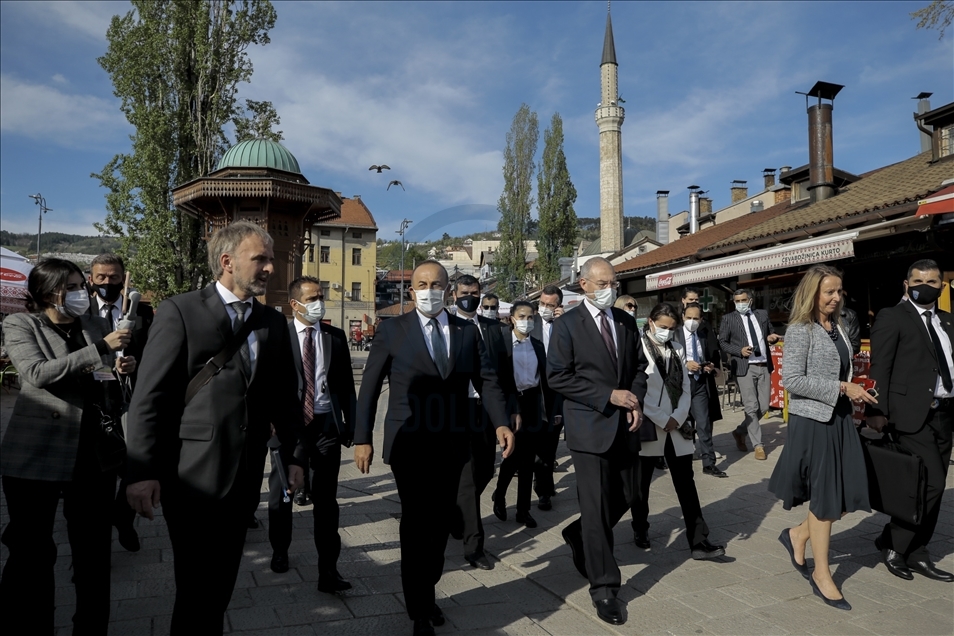 Posjeta BiH: Šef turske diplomacije Cavusoglu posjetio Šehidsko mezarje Kovači