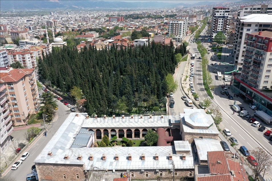 Osmanlı'nın ilk hastanesi "Yıldırım Darüşşifası" göz hastalarına şifa dağıtıyor