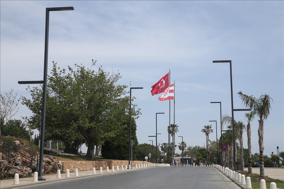 Turizm merkezi Antalya'da "tam kapanma" sessizliği sürüyor