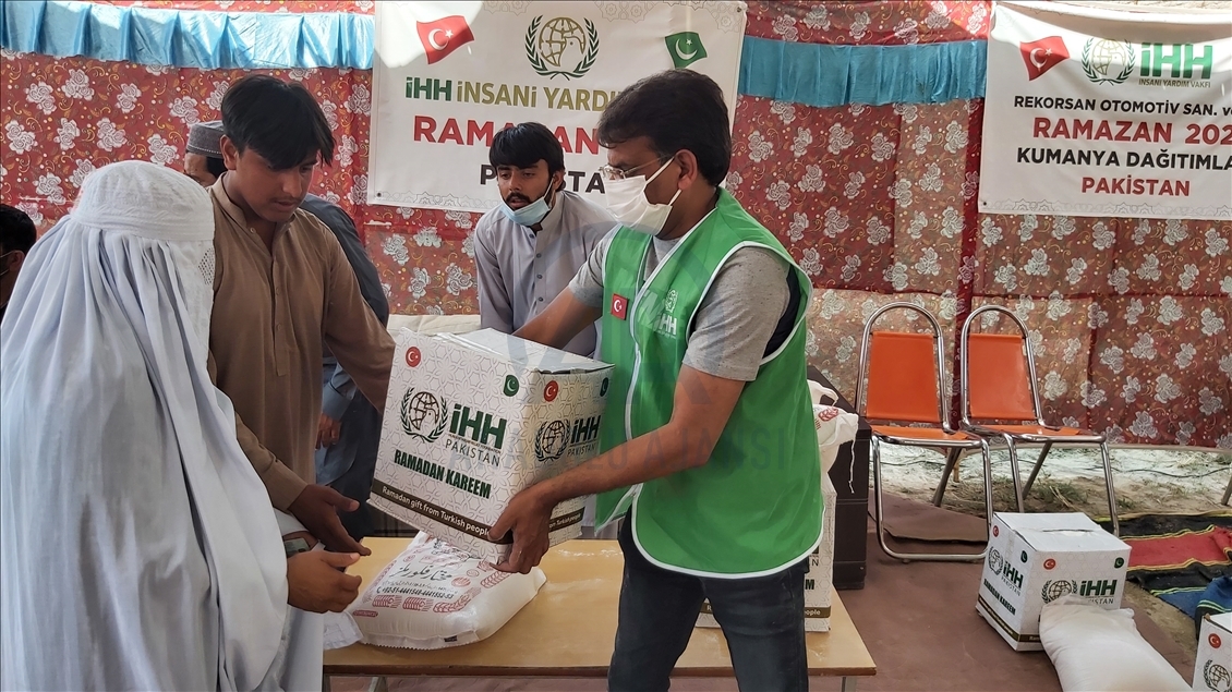 کمک‌‌رسانی بنیاد همیاری‌های بشری ترکیه به نیازمندان در پاکستان 