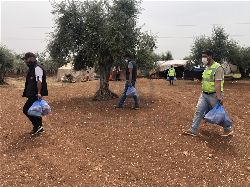 Her roj xurekên germ didin Sûriyeyiyên mexdûrên şer ên li Efrînê