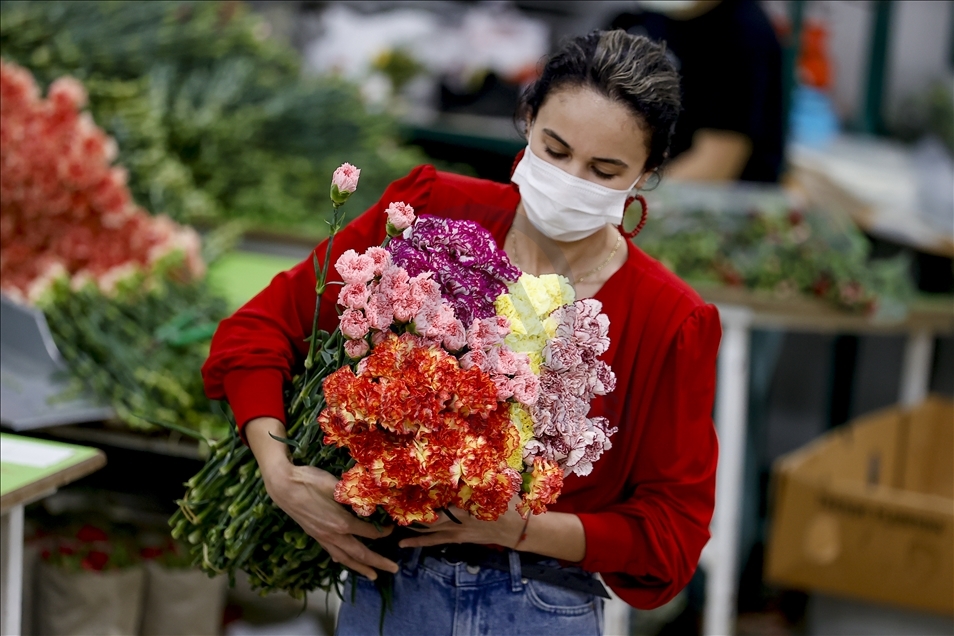 Flowers prepared for upcoming Mother's Day in Antalya