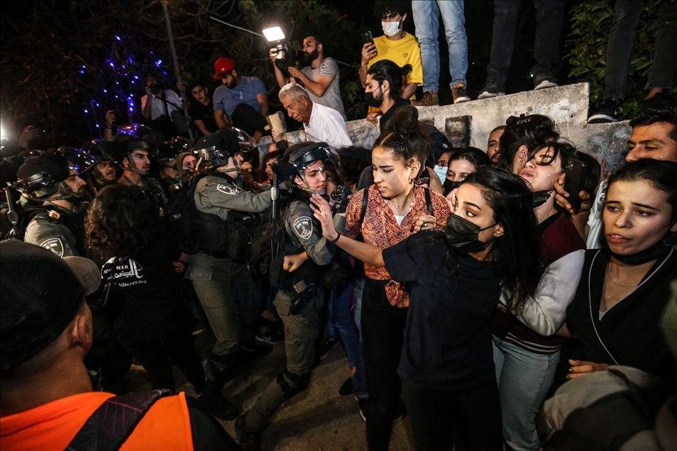 القدس.. إصابة 10 فلسطينيين بقمع إسرائيلي لاعتصام بـ"الشيخ جراح"