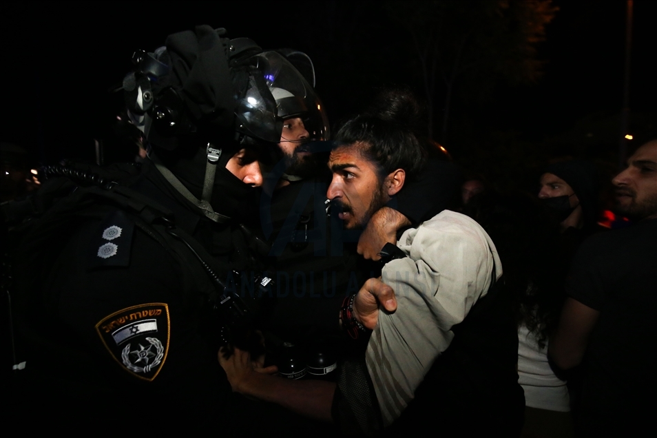 القدس.. إصابة 10 فلسطينيين بقمع إسرائيلي لاعتصام بـ"الشيخ جراح"