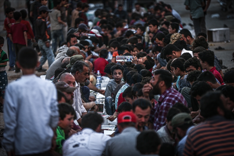 Suriye'de toplu iftar