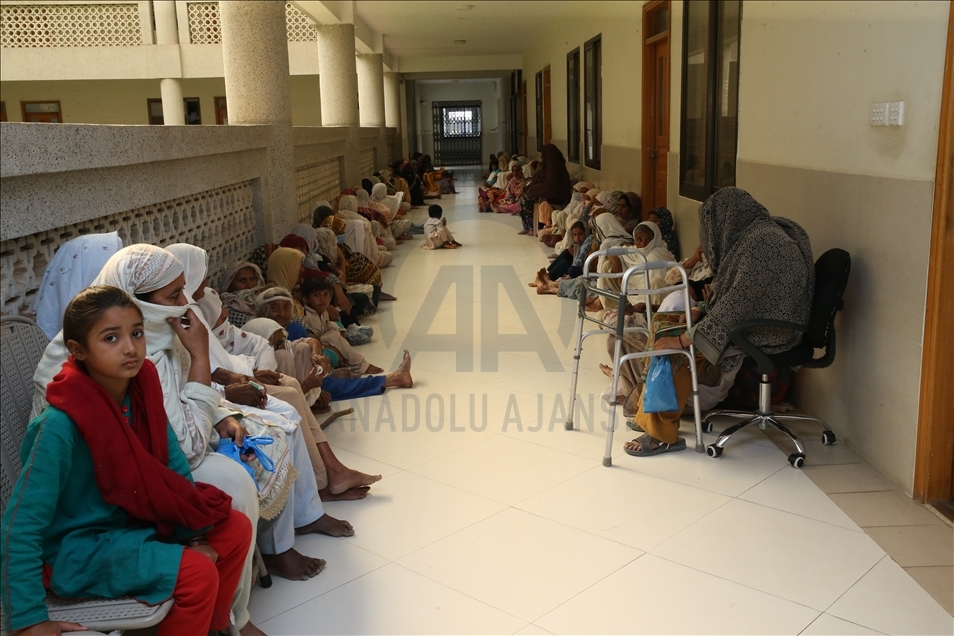کمک نقدی بنیاد همیاریهای بشری ترکیه به 200 خانواده پاکستانی